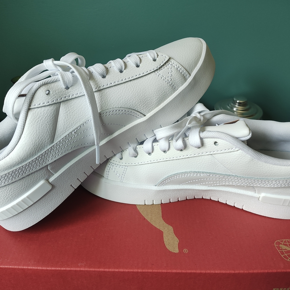 Puma White Sneakers Classic Minimalist Design